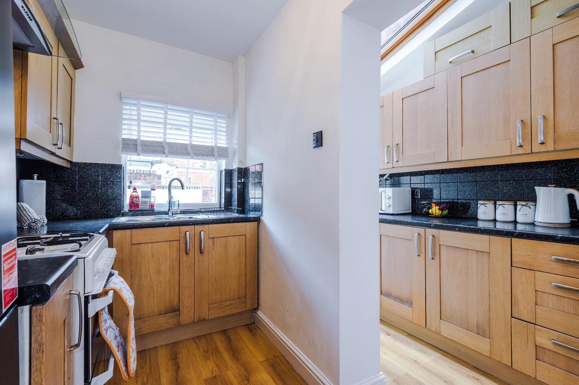 New! Spacious 2-Bed Home In Chester City-Centre By 53 Degrees Property, Ideal For Couples & Small Groups, Great Location - Sleeps 5 Exterior foto