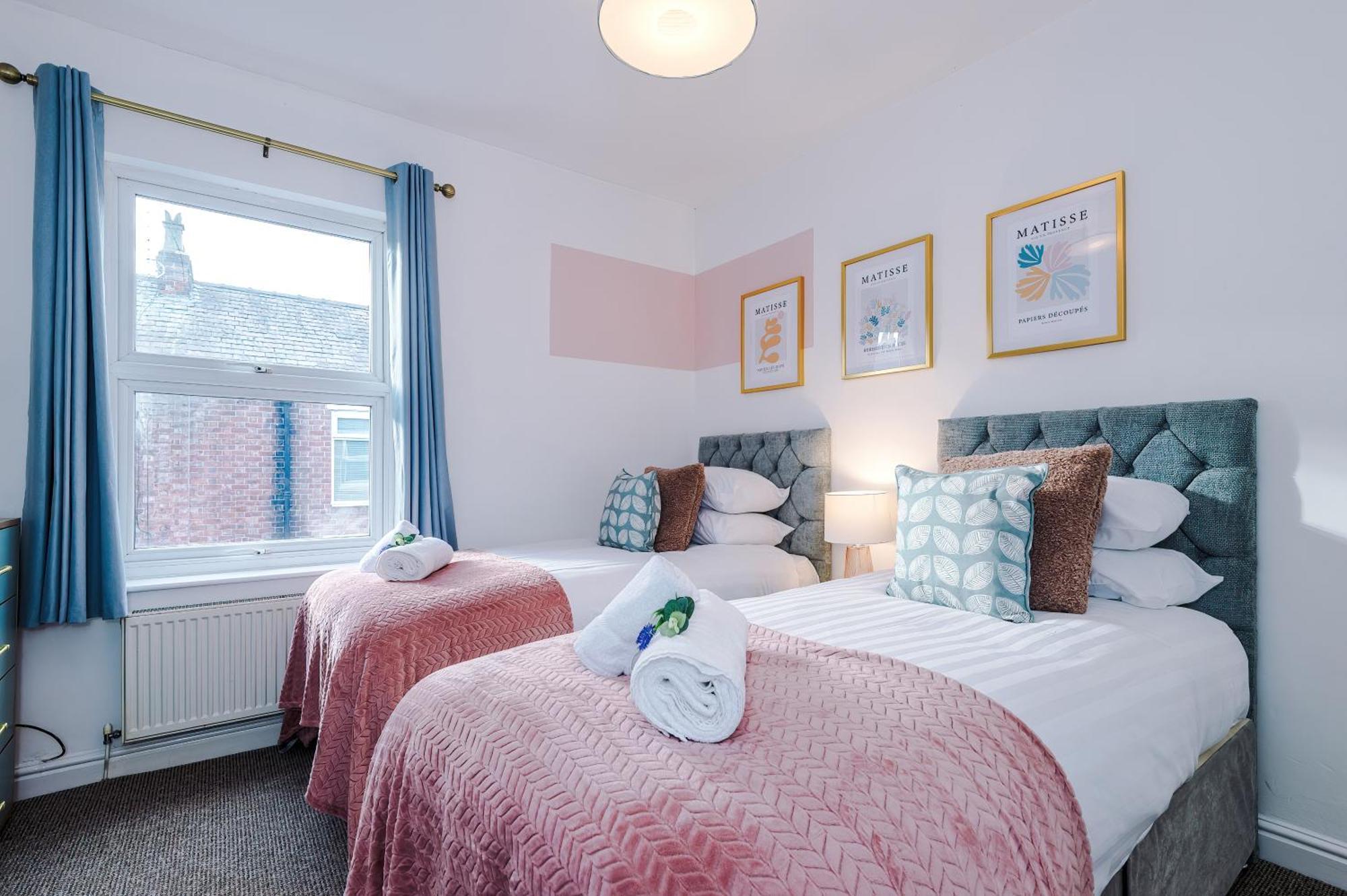 New! Spacious 2-Bed Home In Chester City-Centre By 53 Degrees Property, Ideal For Couples & Small Groups, Great Location - Sleeps 5 Exterior foto