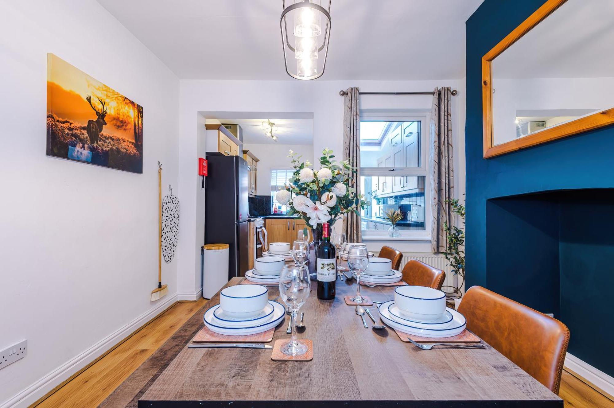 New! Spacious 2-Bed Home In Chester City-Centre By 53 Degrees Property, Ideal For Couples & Small Groups, Great Location - Sleeps 5 Exterior foto